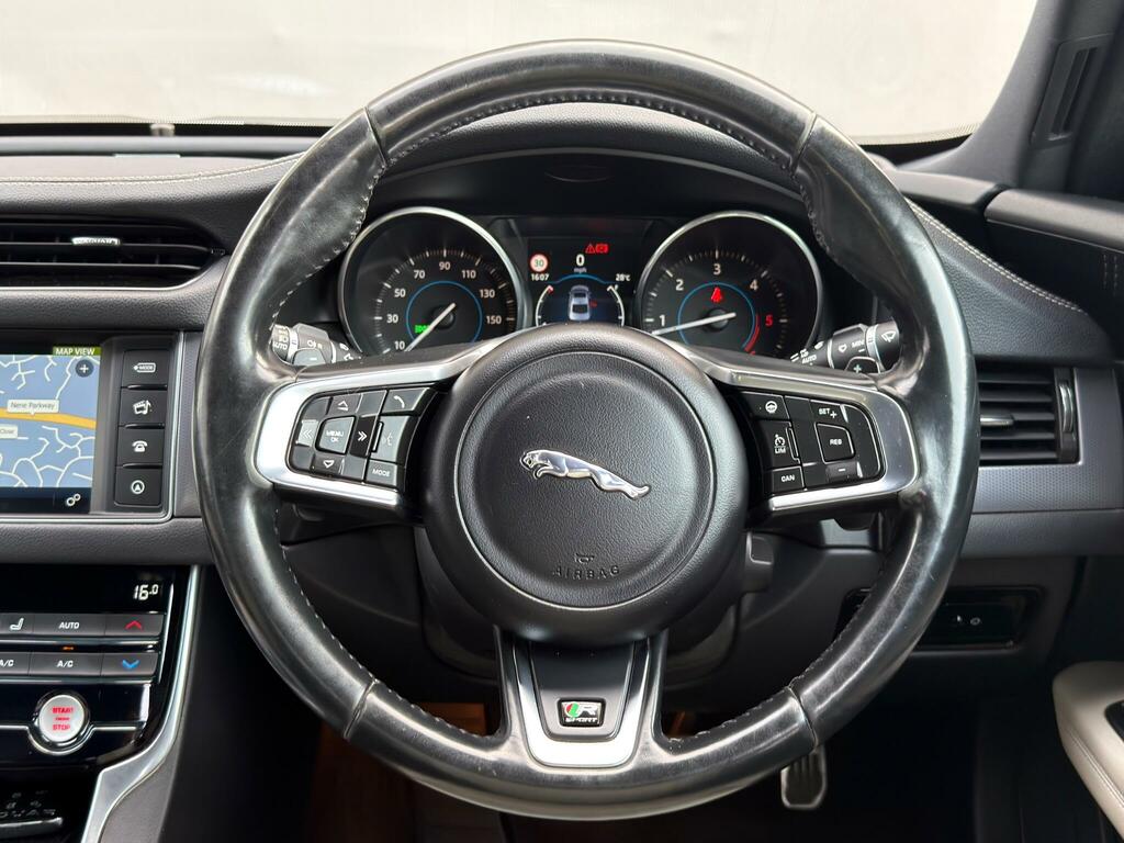 Jaguar XF 2.0D 180 R-sport Grey #52