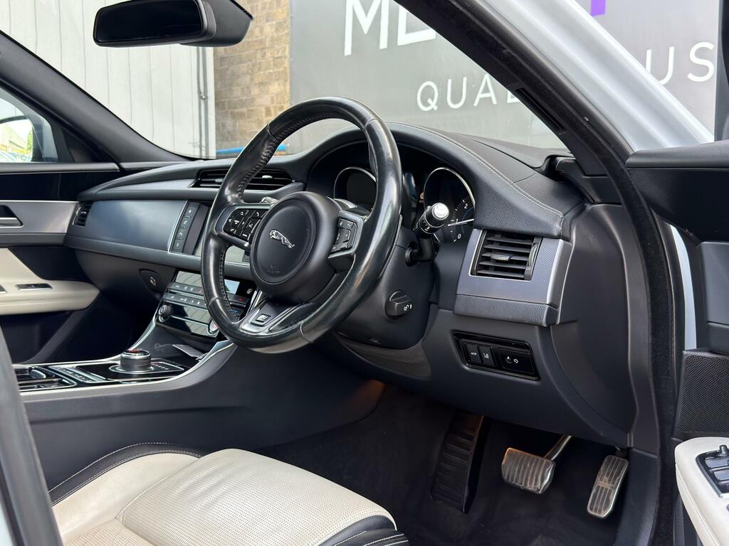Jaguar XF 2.0D 180 R-sport Grey #10