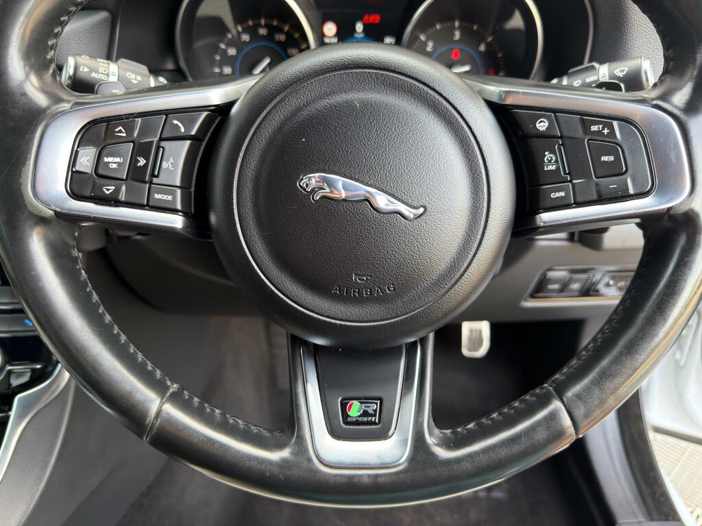 Jaguar XF 2.0D 180 R-sport Grey #30