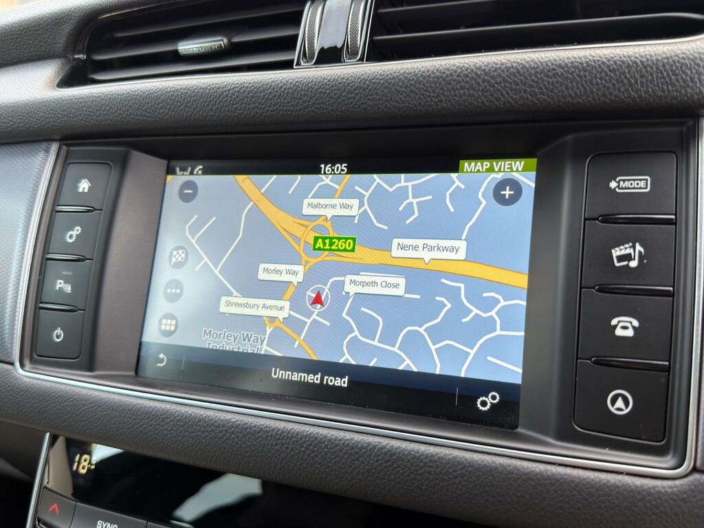 Jaguar XF 2.0D 180 R-sport Grey #34
