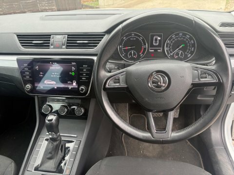Skoda Superb 2021 21 S White #2