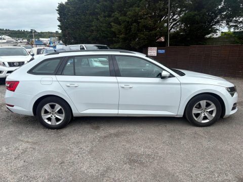 Skoda Superb 2021 21 S White #4