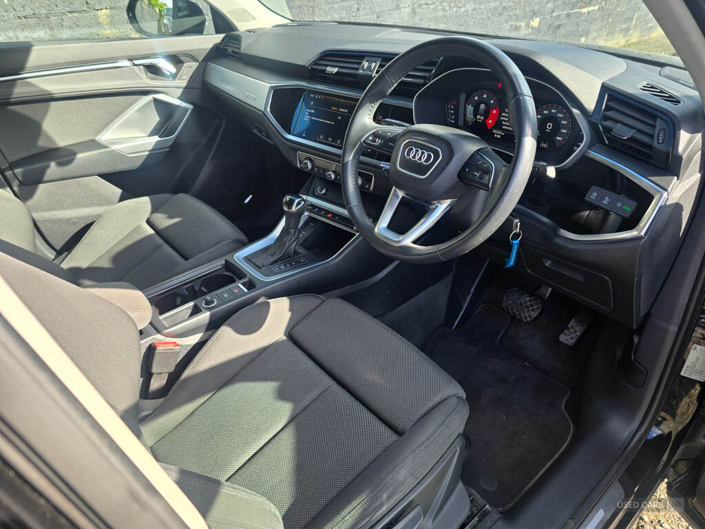 Audi Q3 35 Tdi Sport S Tronic KR19NYU Black #4
