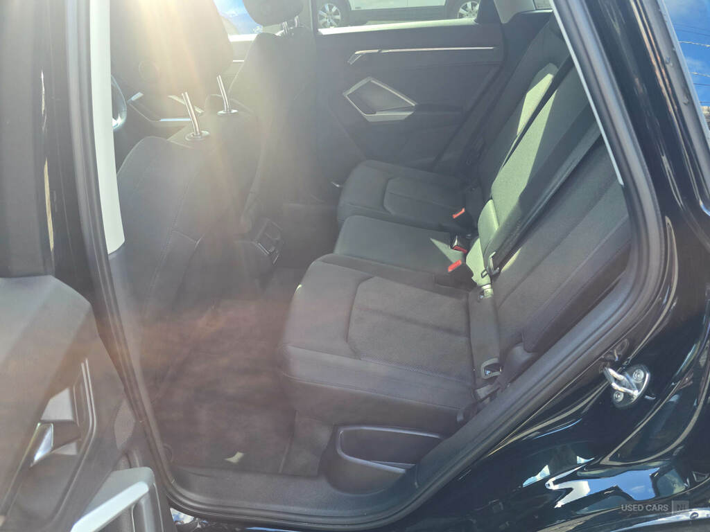 Audi Q3 35 Tdi Sport S Tronic KR19NYU Black #6