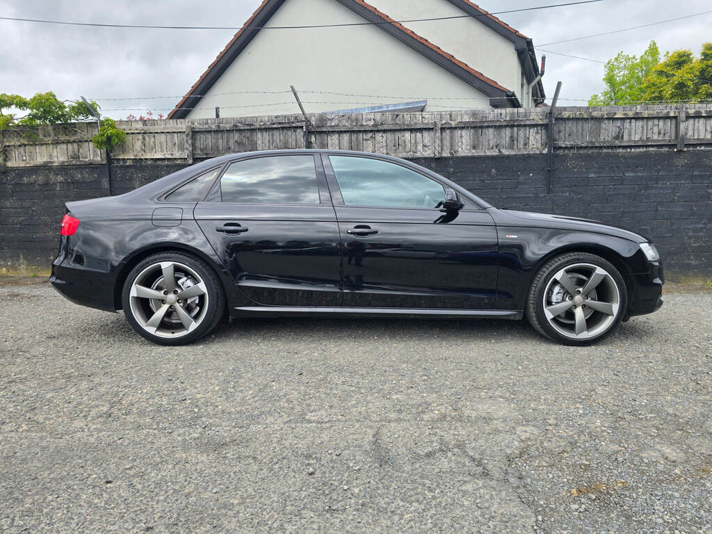 Audi A4 2.0 Tdi 177 Black Edition Black #2