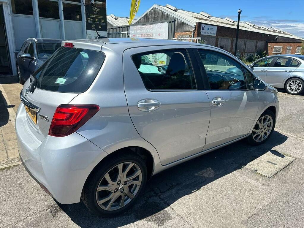Toyota Yaris Hatchback 1.33 Dual Vvt-i Excel Euro 5 Euro 5 LY64NJF Silver #4
