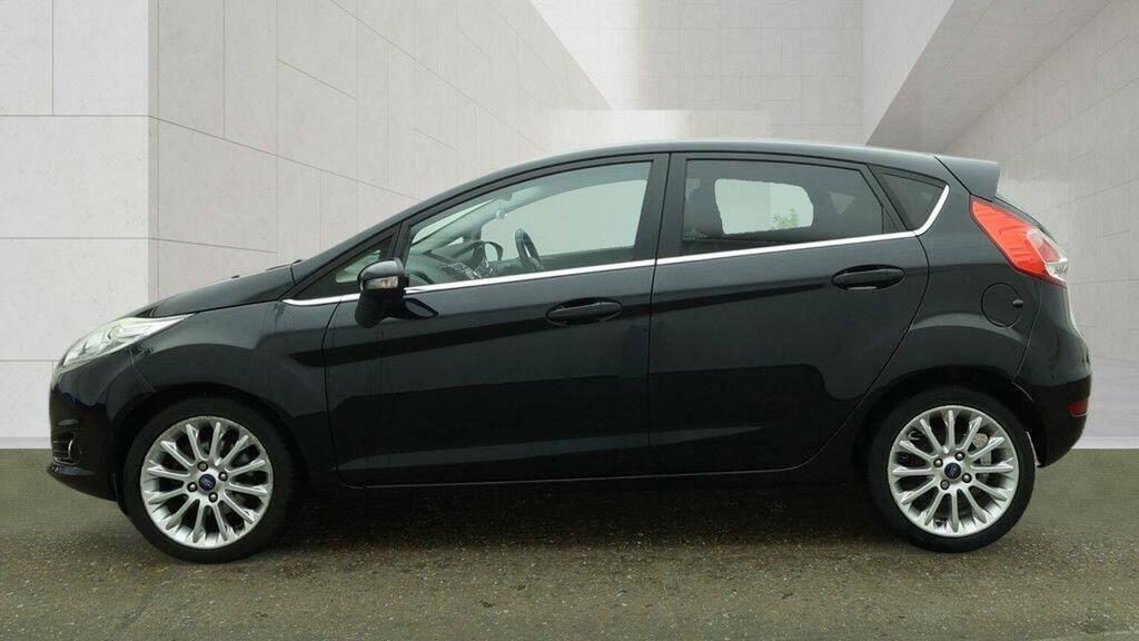 Ford Fiesta 1.5L Style Silver #12