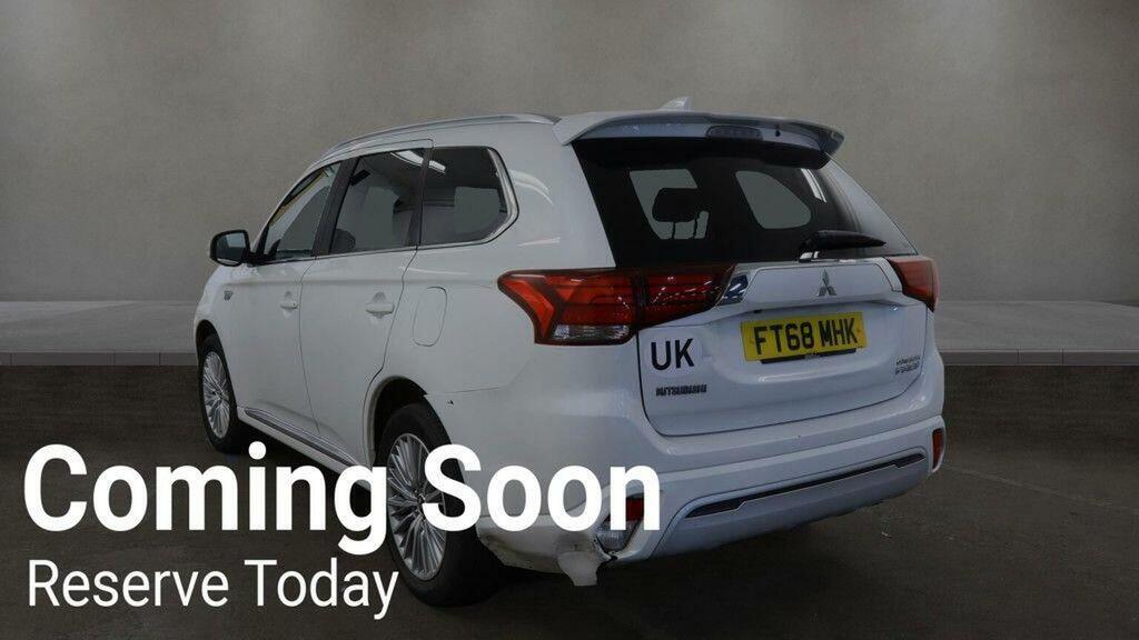 Mitsubishi Outlander 2.4H Twinmotor 13.8Kwh 4H Cvt 4Wd Euro 6 Ss White
