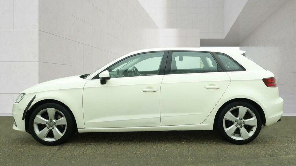 Audi A3 Hatchback 1.4 Tfsi Cod Sport Sportback S Tronic Eu MW63OFU White #6