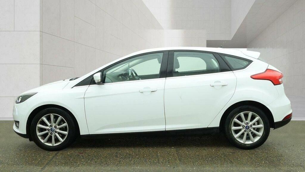Ford Focus Hatchback 1.0T Ecoboost Titanium Euro 6 Ss OY65ETE White #6