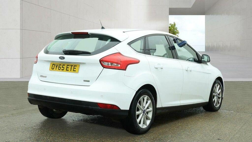 Ford Focus Hatchback 1.0T Ecoboost Titanium Euro 6 Ss OY65ETE White #4