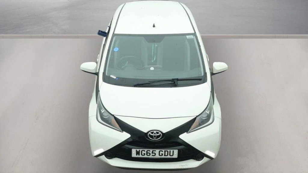 Toyota Aygo 1.0 Vvt-i X-play Euro 5 Euro 5 White #4