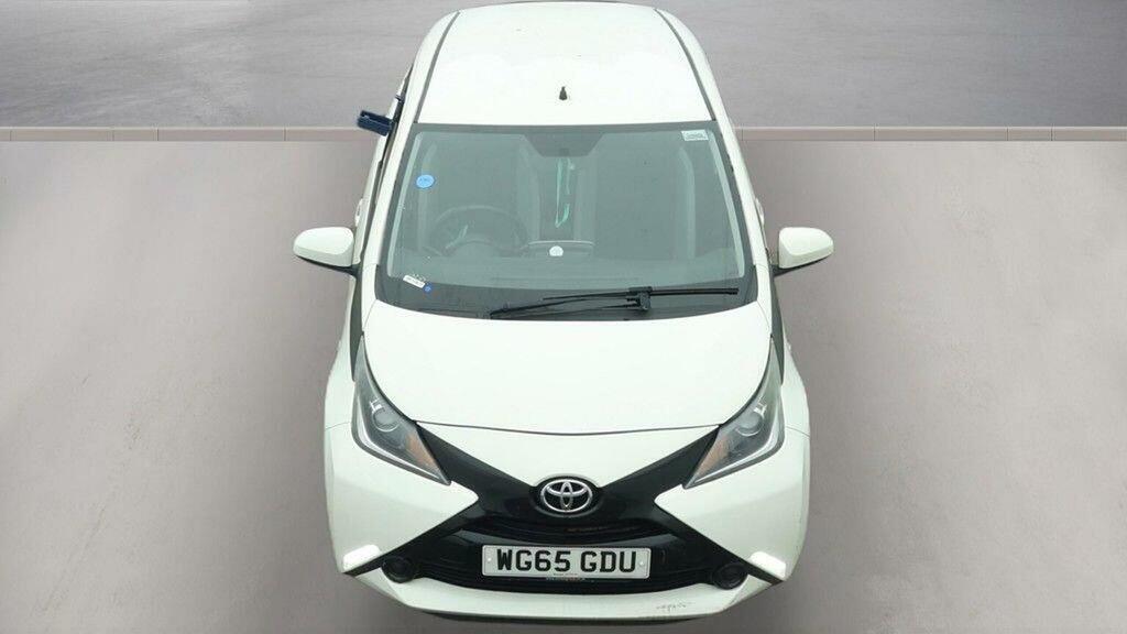 Toyota Aygo 1.0 Vvt-i X-play Euro 5 Euro 5 White #2