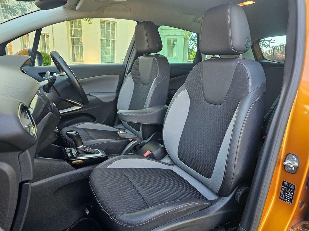 Vauxhall Crossland X Hatchback White #10