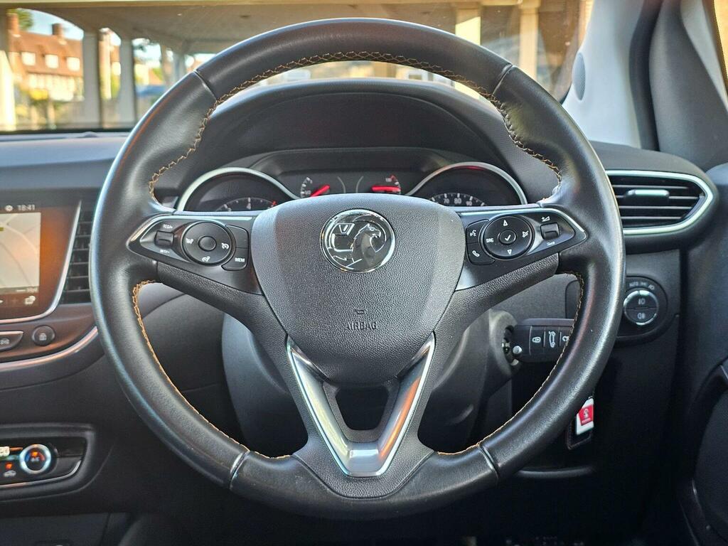 Vauxhall Crossland X Hatchback White #18