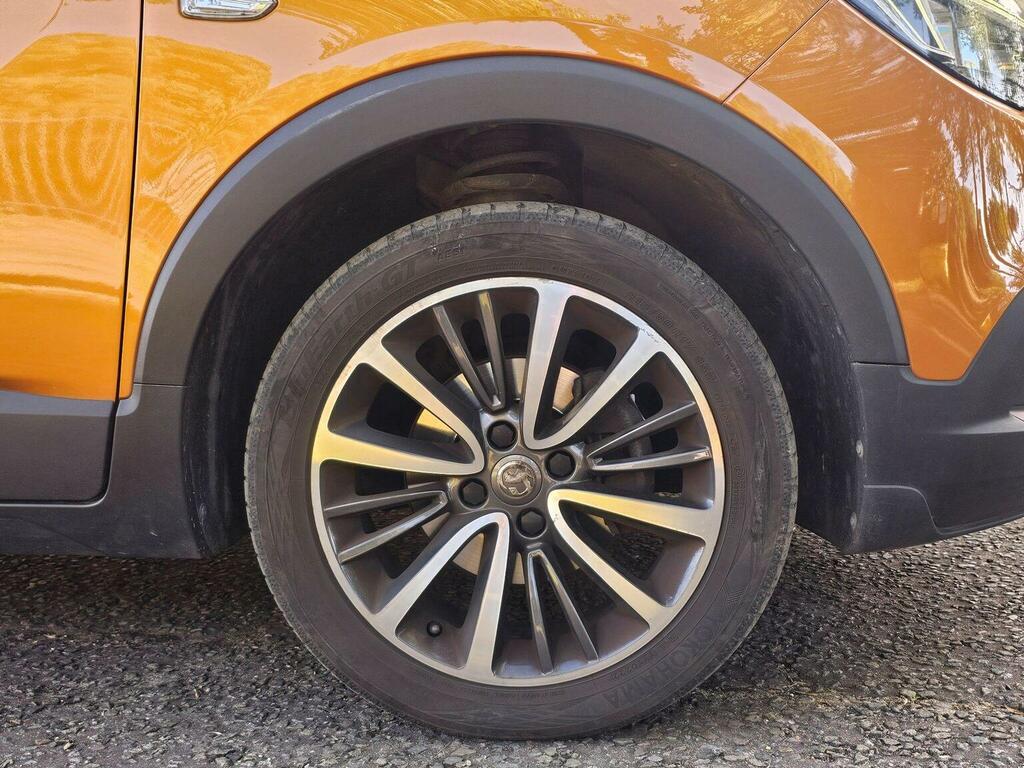 Vauxhall Crossland X Hatchback White #59