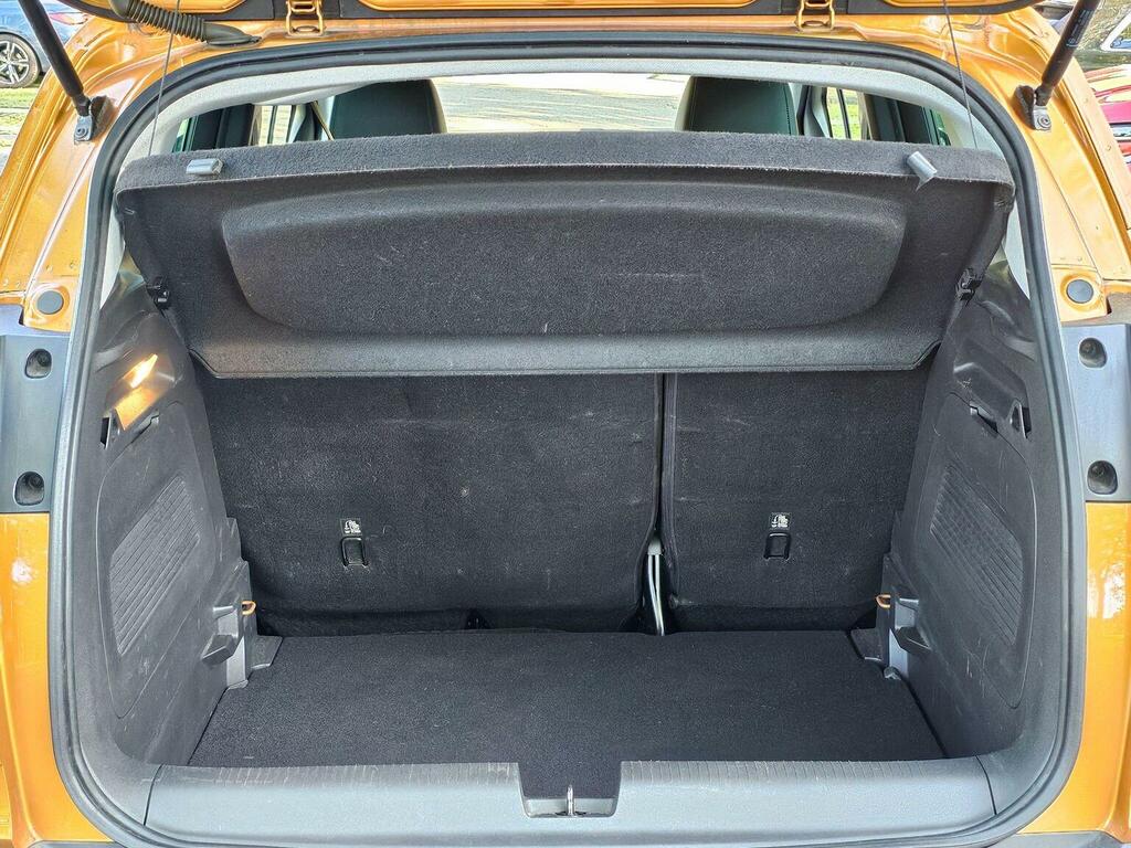 Vauxhall Crossland X Hatchback White #56