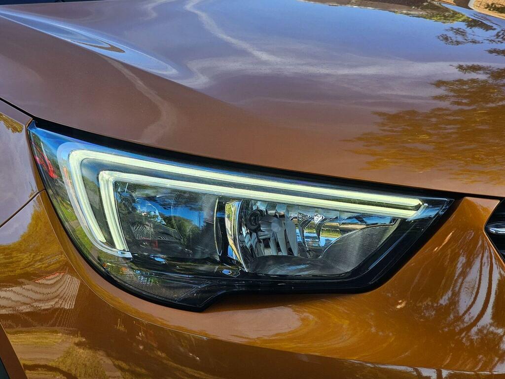 Vauxhall Crossland X Hatchback White #63