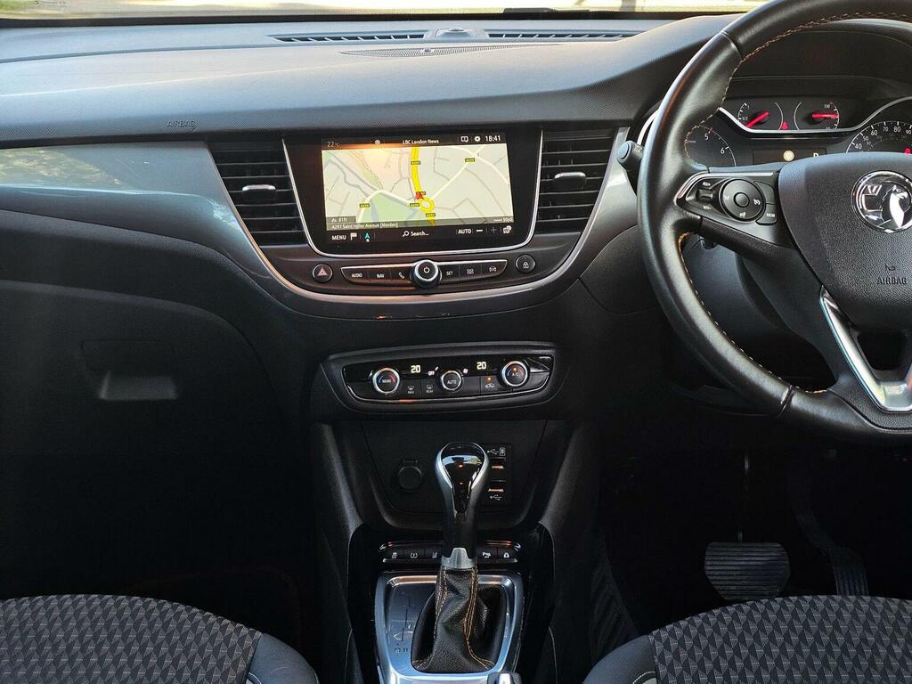 Vauxhall Crossland X Hatchback White #25