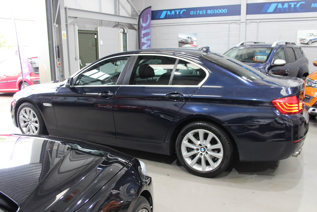BMW 5 Series Se Auto Blue #4