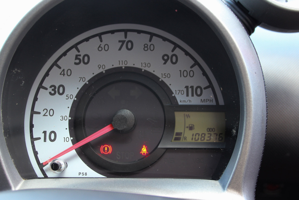 Peugeot 107 Active Red #16
