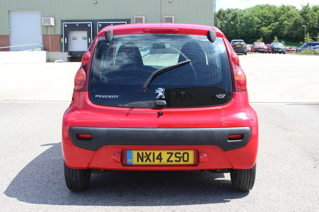 Peugeot 107 Active Red #6