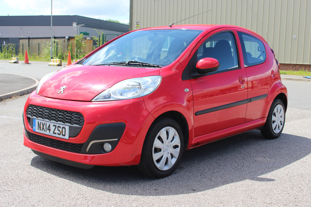 Peugeot 107 Active Red #3