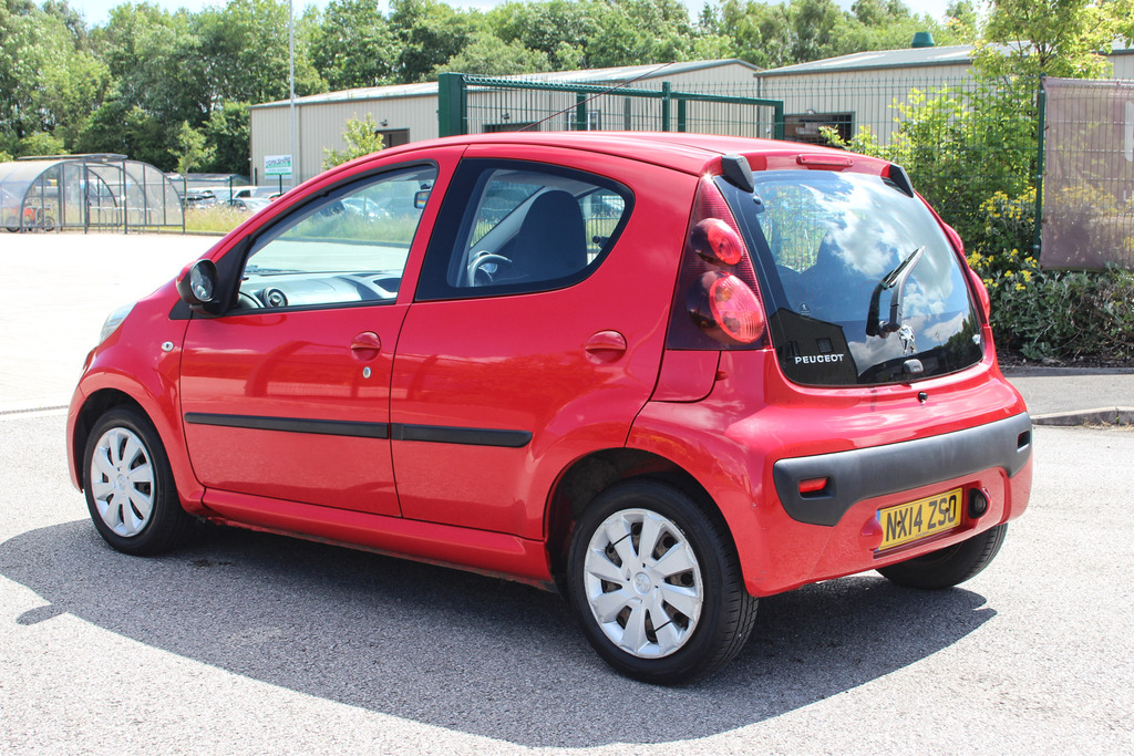 Peugeot 107 Active Red #5
