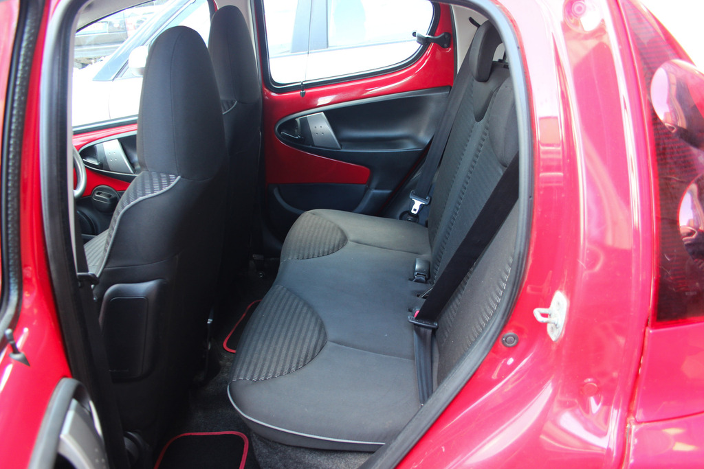 Peugeot 107 Active Red #11