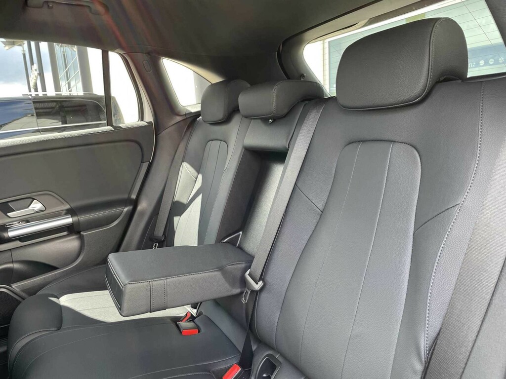 Mercedes-Benz EQA Eqa 250 Amg Line Premium Black #8