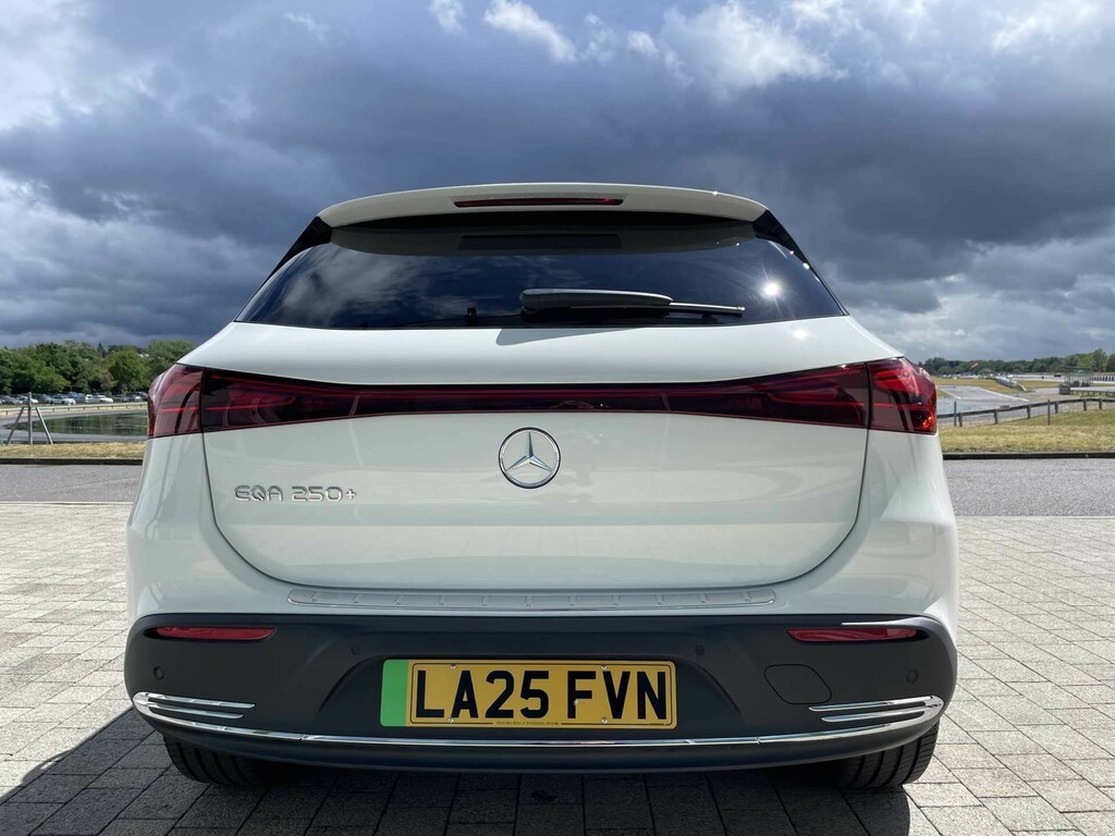 Mercedes-Benz EQA Eqa 250 Amg Line Premium Black #5