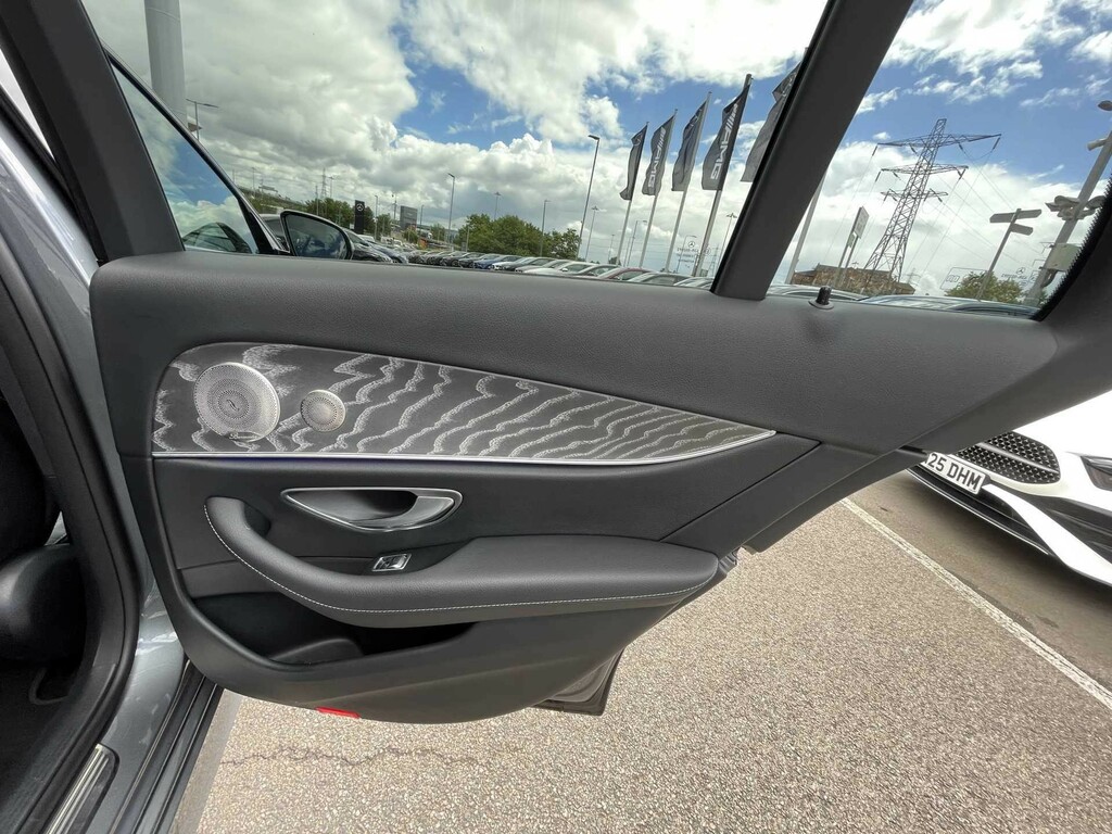 Mercedes-Benz E Class E220d 200 Amg Line 9G-tronic Silver #24