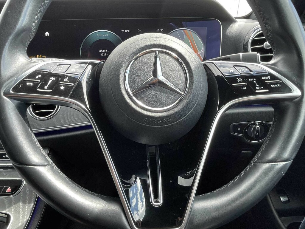 Mercedes-Benz E Class E220d 200 Amg Line 9G-tronic Silver #40
