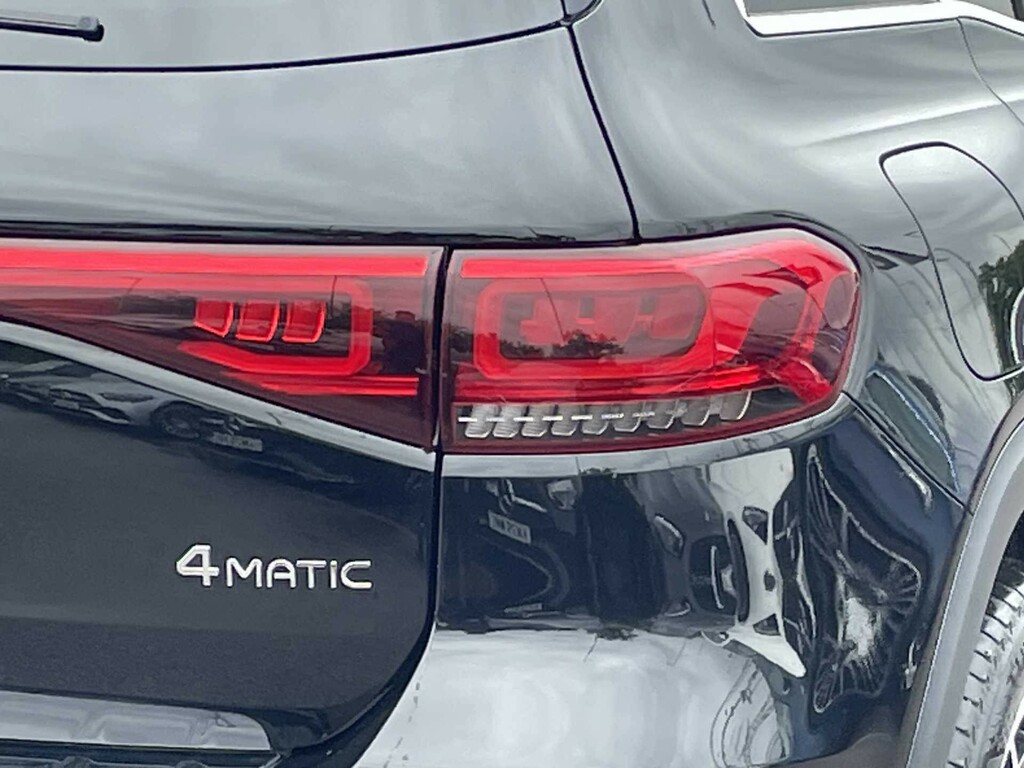 Mercedes-Benz EQB Amg Line White #15