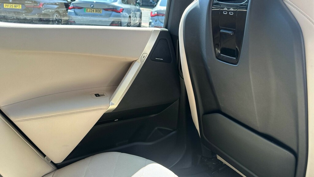 BMW iX Ix Xdrive40 M Sport White #25