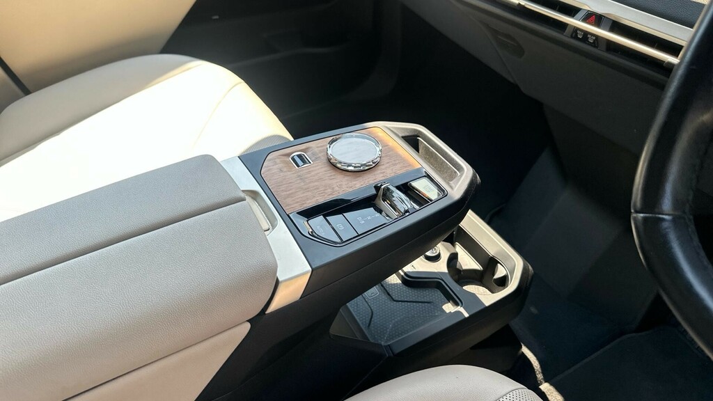 BMW iX Ix Xdrive40 M Sport White #10