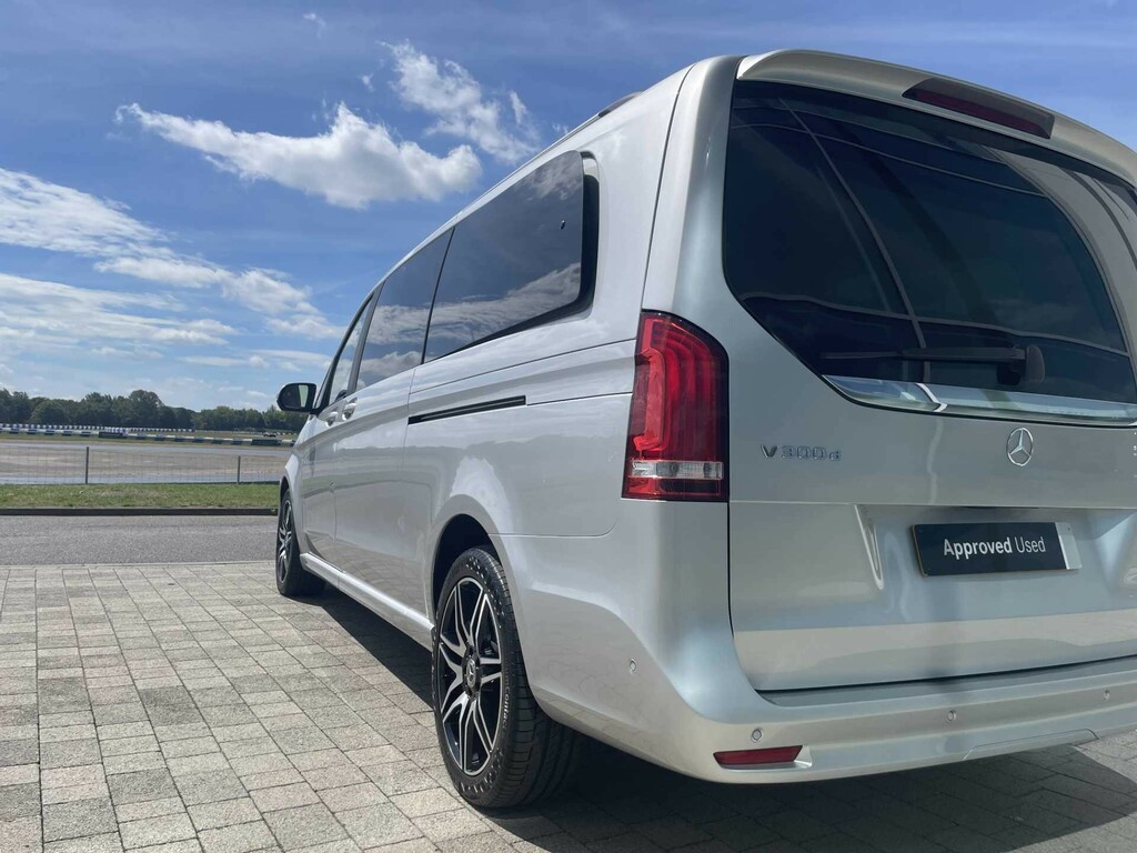 Mercedes-Benz V Class 2L Amg Line Black #34