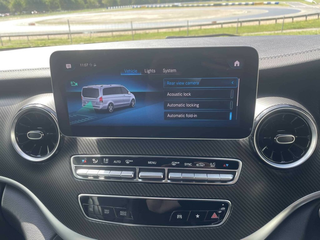 Mercedes-Benz V Class 2L Amg Line Black #27