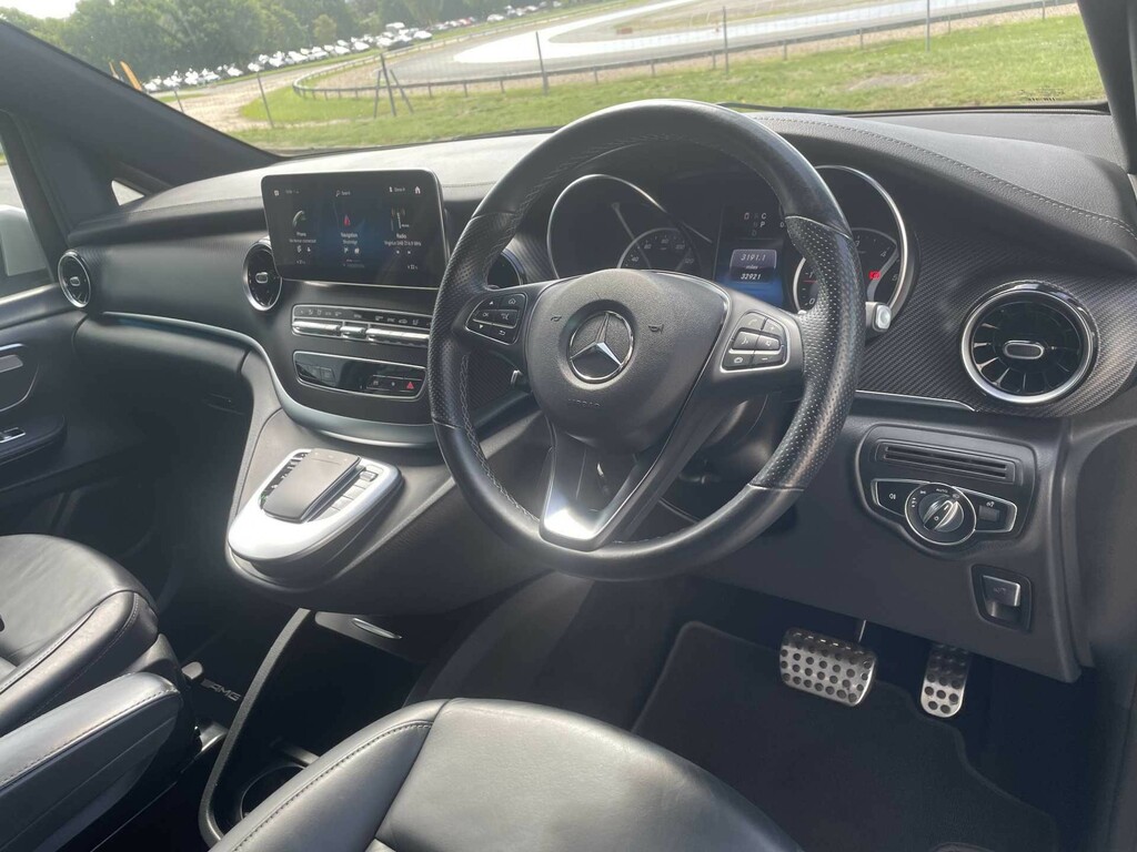 Mercedes-Benz V Class 2L Amg Line Black #8
