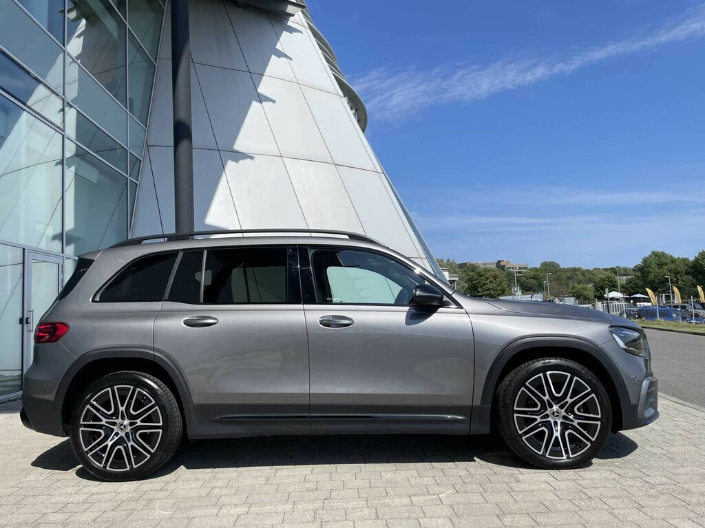 Mercedes-Benz GLB Class 1.3 Glb200h Mhev Amg Line Premium Suv #2
