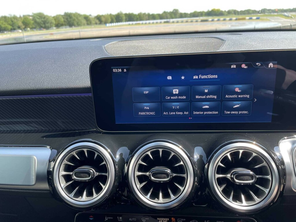 Mercedes-Benz GLB Class 200 Amg Line Executive 7G-tronic Black #24