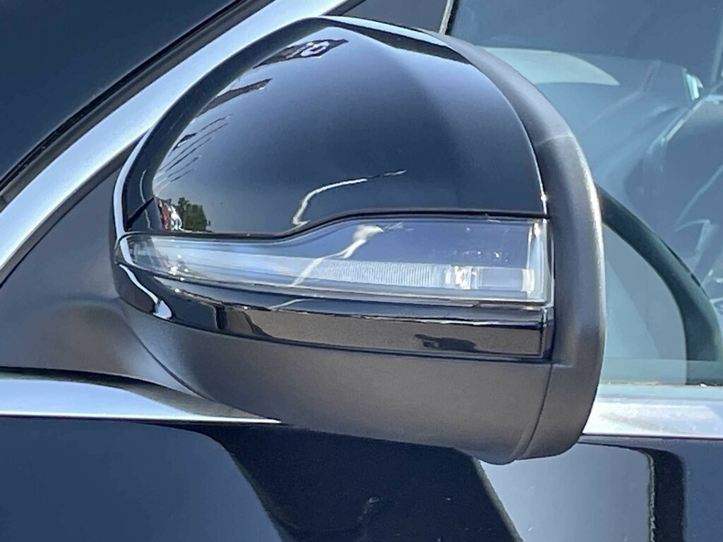 Mercedes-Benz EQA Suv Black #16