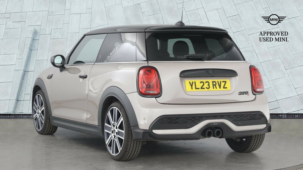 Mini Hatch 3-Door Hatch Cooper S Exclusive YL23RVZ #2