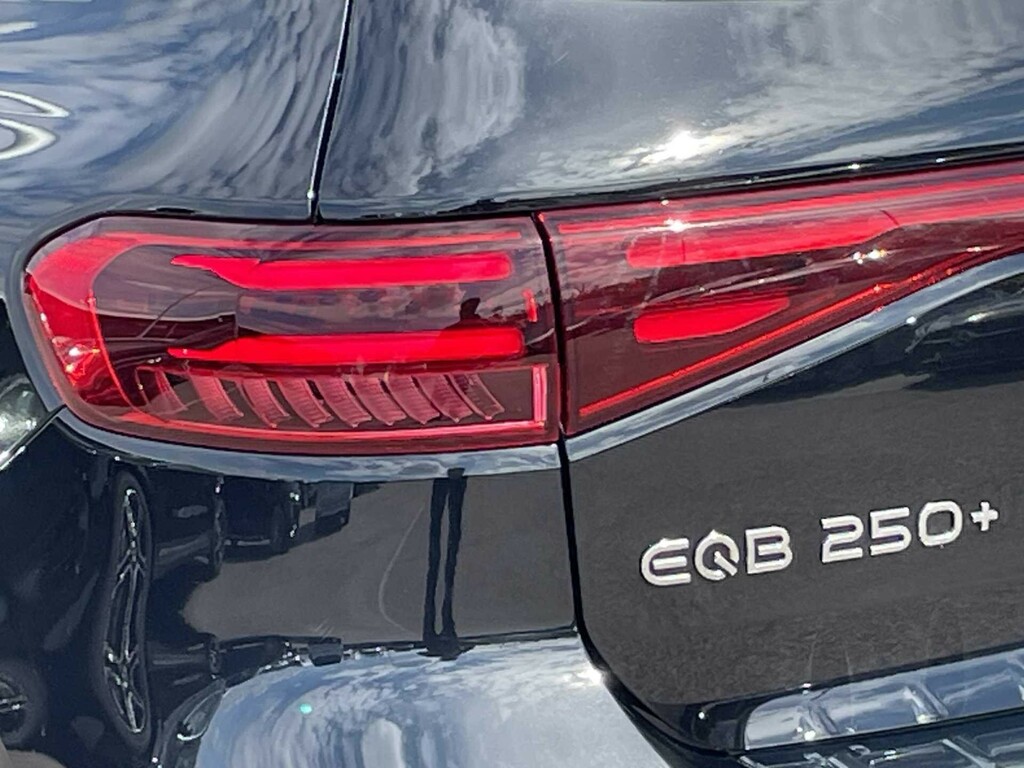 Mercedes-Benz EQB Amg Line Premium Blue #15
