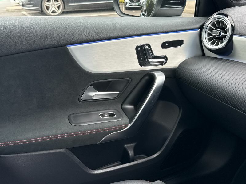 Mercedes-Benz A Class A180 Amg Line Premium Plus Night Edition Black #19