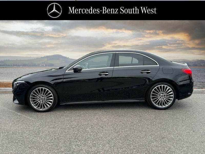 Mercedes-Benz A Class A180 Amg Line Premium Plus Night Edition Black #13
