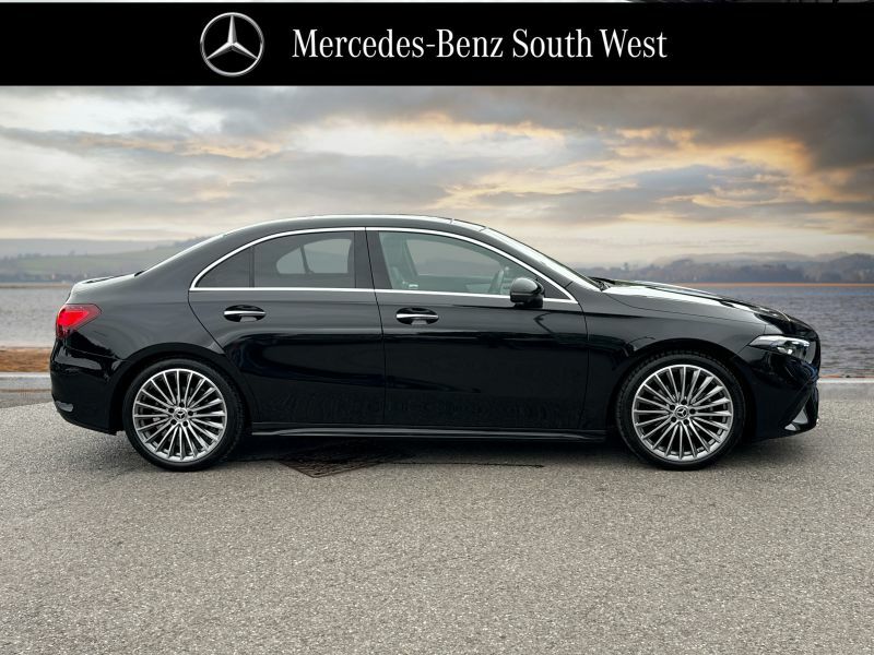 Mercedes-Benz A Class A180 Amg Line Premium Plus Night Edition Black #3