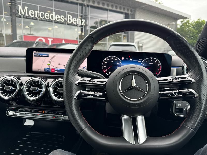 Mercedes-Benz A Class A180 Amg Line Premium Plus Night Edition Black #23