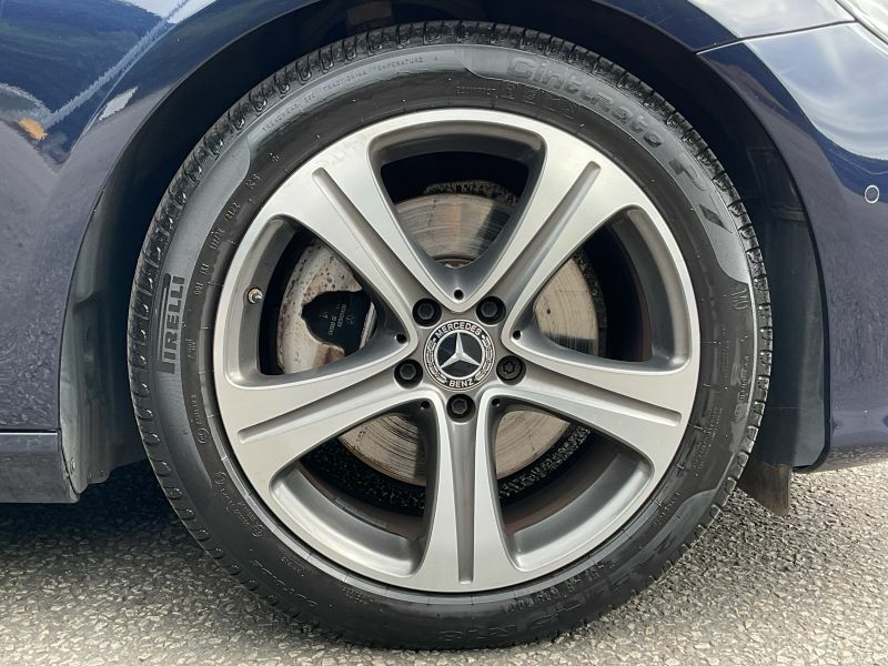 Mercedes-Benz E Class Estate Blue #4