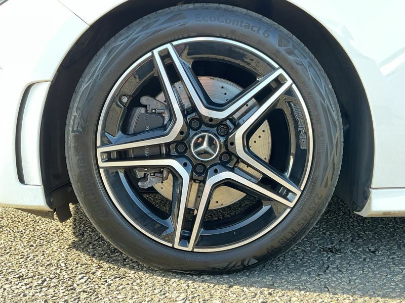 Mercedes-Benz B Class Hatchback White #4
